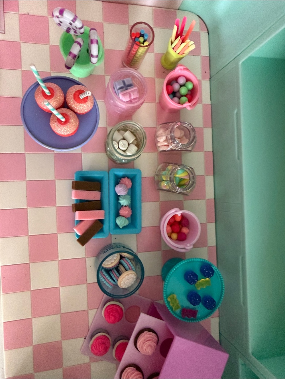 Glitter Girls Sweet Shop Playset - Pastel Pink & Mint Candy Store - Picture 4 of 9